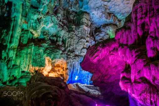 Vietnam-Hang-Dau-Go-stalagmites-cave